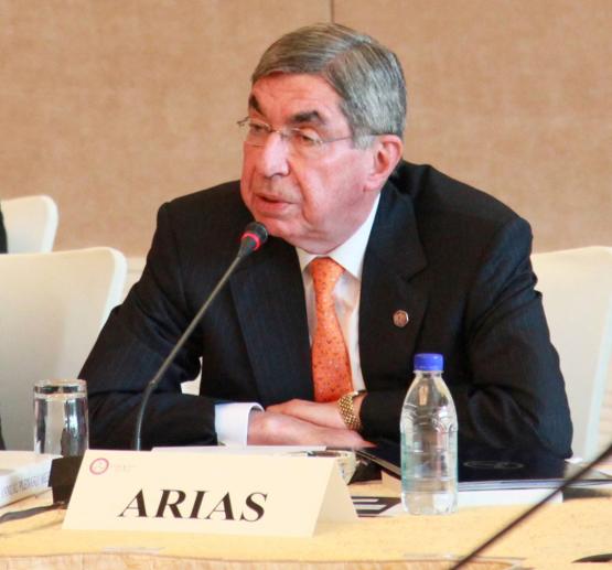 Oscar Arias